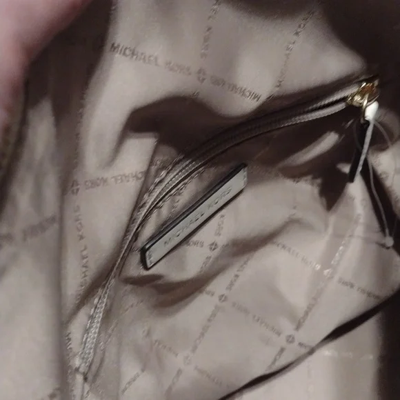 Michael kors purse - Picture 7 of 14